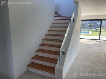 Casa en venta en Calesa Pilara