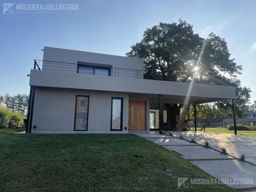 Casa en venta en Calesa Pilara