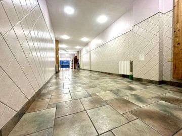 CASA 5 AMBIENTES SOBRE LOTE PROPIO CON PILETA PARRILLA Y TRES COCHERAS EN BARRACAS VENTA