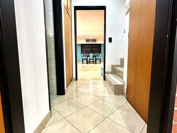 CASA 5 AMBIENTES SOBRE LOTE PROPIO CON PILETA PARRILLA Y TRES COCHERAS EN BARRACAS VENTA
