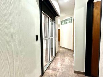 CASA 5 AMBIENTES SOBRE LOTE PROPIO CON PILETA PARRILLA Y TRES COCHERAS EN BARRACAS VENTA
