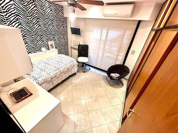 CASA 5 AMBIENTES SOBRE LOTE PROPIO CON PILETA PARRILLA Y TRES COCHERAS EN BARRACAS VENTA