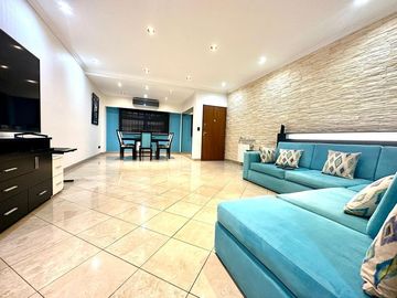 CASA 5 AMBIENTES SOBRE LOTE PROPIO CON PILETA PARRILLA Y TRES COCHERAS EN BARRACAS VENTA