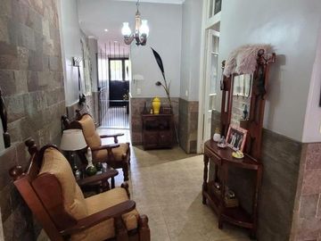 Casa con ubicación estratégica