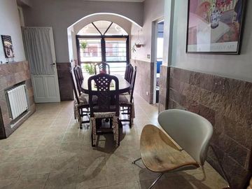 Casa con ubicación estratégica