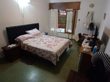 Venta - Casa 3 Dormitorios     Depto - B° Alto Alberdi