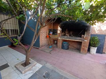 Venta - Casa 3 Dormitorios     Depto - B° Alto Alberdi