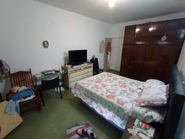 Venta - Casa 3 Dormitorios     Depto - B° Alto Alberdi