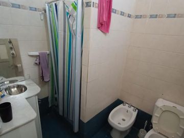 Venta - Casa 3 Dormitorios     Depto - B° Alto Alberdi