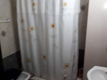 CHALET 3 AMBIENTES Y PARQUE EN MONTE GRANDE ZONA RESIDENCIAL