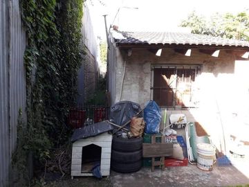 CHALET 3 AMBIENTES Y PARQUE EN MONTE GRANDE ZONA RESIDENCIAL