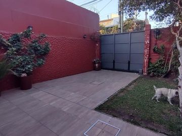 CASA EN VENTA DE 3 AMBIENTES GONZALEZ BALCARCE 3605 (REMEDIOS DE ESCALADA)