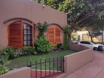 CASA EN VENTA DE 3 AMBIENTES GONZALEZ BALCARCE 3605 (REMEDIOS DE ESCALADA)