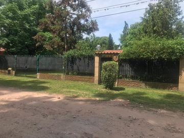 Quinta a 8 cuadras de la estacion! lote de 1000mts