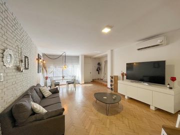 Casa Tres Dormitorios con Cochera, Jardin y Pileta en Alberdi