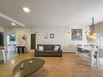 Casa Tres Dormitorios con Cochera, Jardin y Pileta en Alberdi