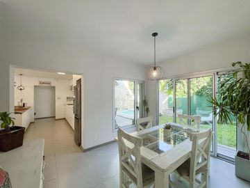 Casa Tres Dormitorios con Cochera, Jardin y Pileta en Alberdi