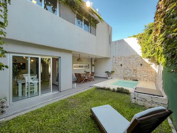 Casa Tres Dormitorios con Cochera, Jardin y Pileta en Alberdi