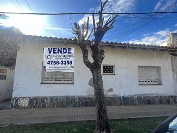 PH en  planta baja al frente.