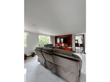 Venta de Exclusiva Casa Campestre en CantaClaro