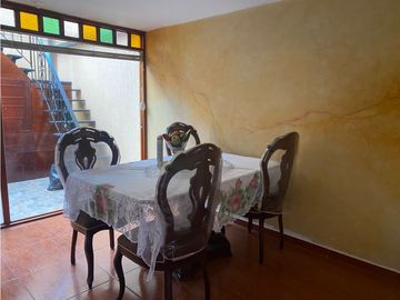 Linda casa para la venta en el barrio La Florida.