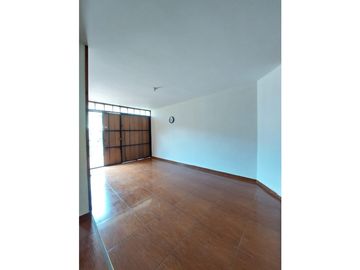 Linda casa para la venta en el barrio La Florida.