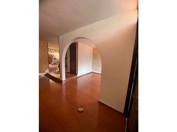 Linda casa para la venta en el barrio La Florida.
