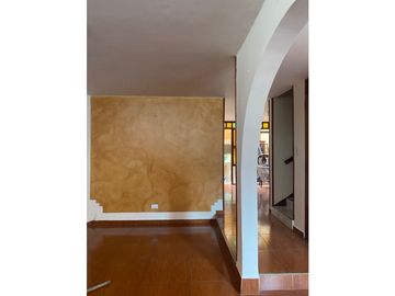 Linda casa para la venta en el barrio La Florida.