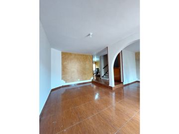 Linda casa para la venta en el barrio La Florida.