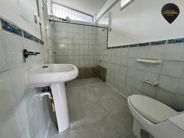 Casa de venta en Urdesa Central – código:20534