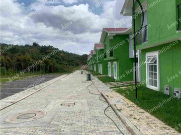 Linda casa en Venta Hacienda YAMBITARA