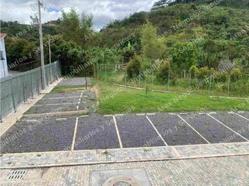 Linda casa en Venta Hacienda YAMBITARA