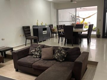 CASA EN VENTA PARA RESIDENCIA U OFICINAS