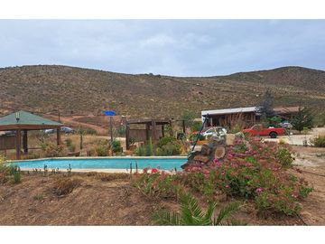 Gran Casa con Local Comercial en Andacollo.