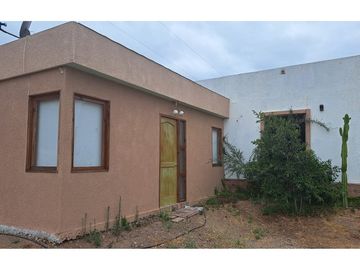 Gran Casa con Local Comercial en Andacollo.