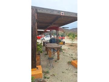 Gran Casa con Local Comercial en Andacollo.