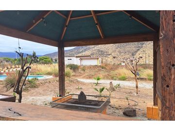 Gran Casa con Local Comercial en Andacollo.
