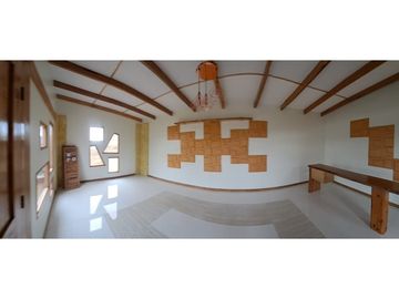 Gran Casa con Local Comercial en Andacollo.