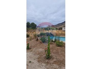 Gran Casa con Local Comercial en Andacollo.