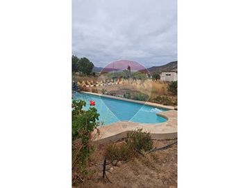 Gran Casa con Local Comercial en Andacollo.