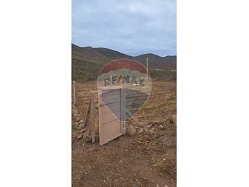 Gran Casa con Local Comercial en Andacollo.