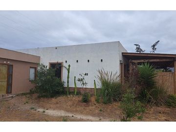 Gran Casa con Local Comercial en Andacollo.