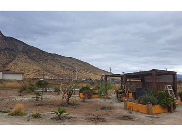Gran Casa con Local Comercial en Andacollo.