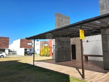Casa en Venta 3 recámaras en fraccionamiento Maples II Mexicaltzingo