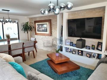 Casa en Venta 3 recámaras en fraccionamiento Maples II Mexicaltzingo