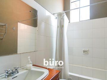 PRECIOSA CASA EN VENTA EN LA MOLINA EN CONDOMINIO PISCINA JARDIN 5 DORMITORIOS