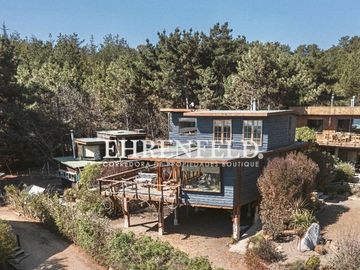 Pichilemu. Región de O'Higgins. Condominio Punta de Lobos.
