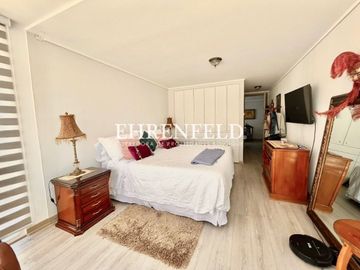 Bosques de Montemar, Concón. Departamento con amplio patio privado.