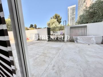 Bosques de Montemar, Concón. Departamento con amplio patio privado.