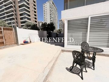 Bosques de Montemar, Concón. Departamento con amplio patio privado.